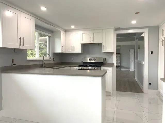 Photo 4 of 19 at A – 5193 N Whitworth Crescent