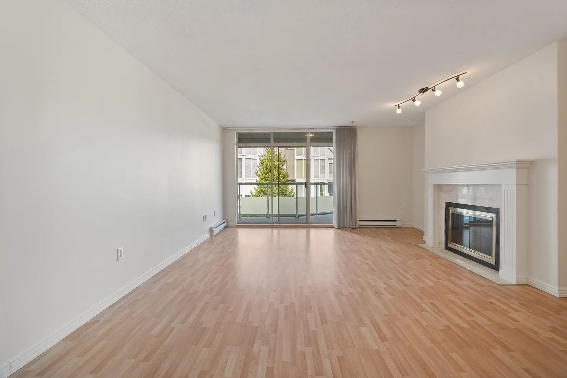 Photo 2 of 40 at #306 – 48 Richmond Street