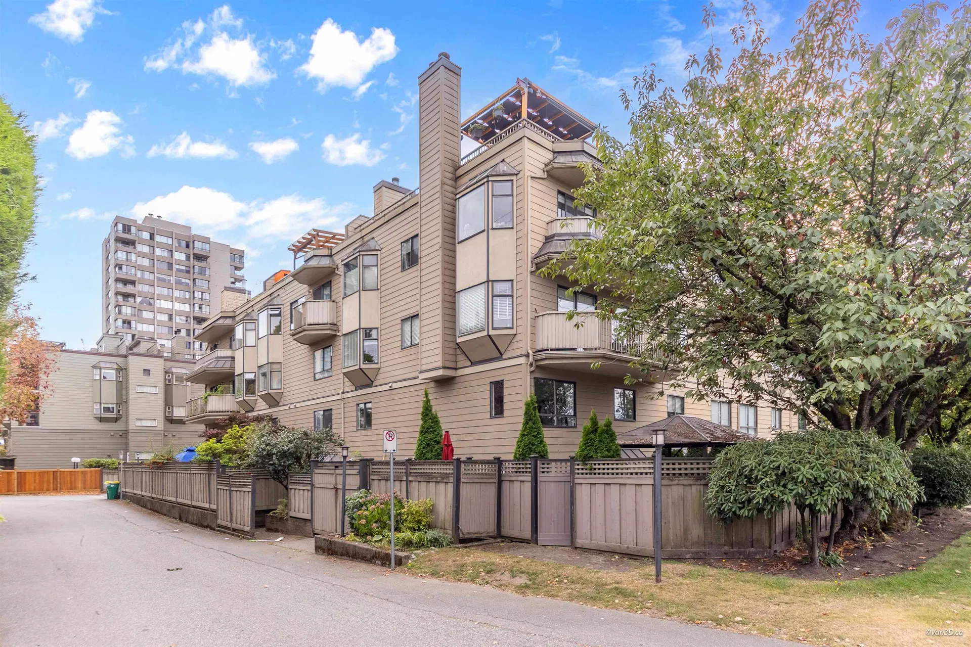 Photo 5 of 11 at #110 – 777 Eighth Street