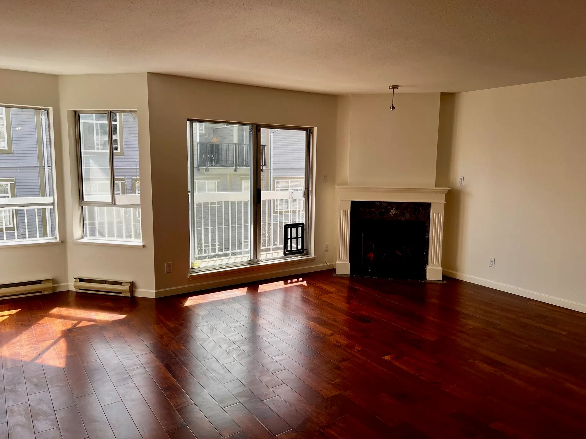 Photo 4 of 25 at #313 – 9299 121 Street
