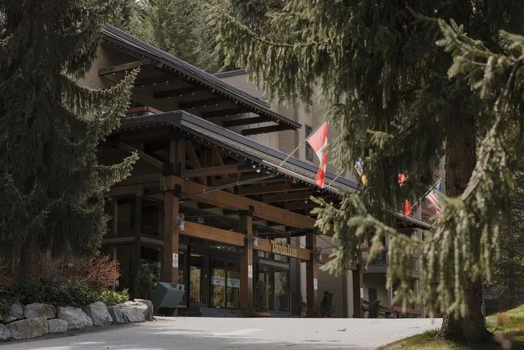 #208 – 4200 Whistler Way