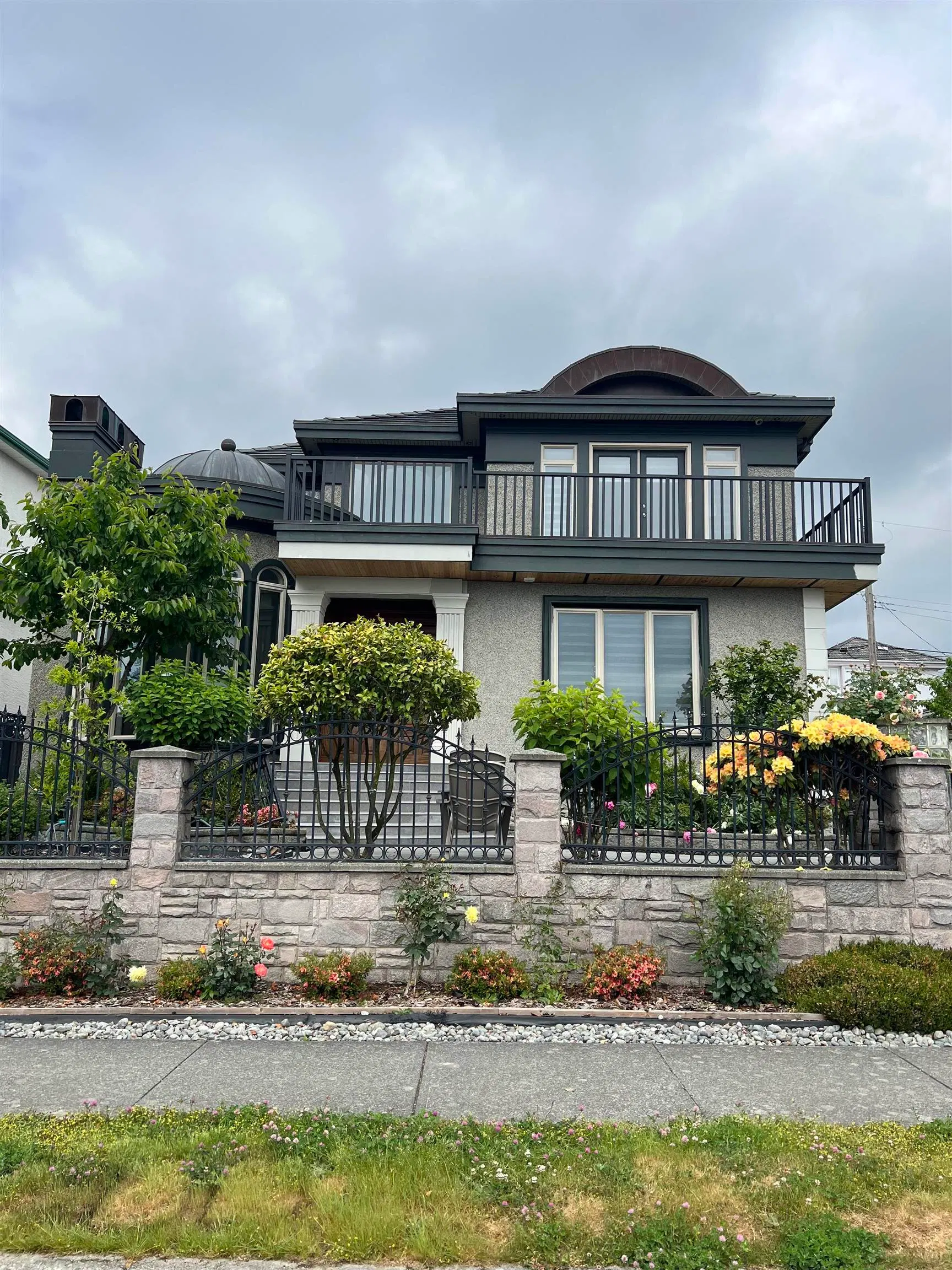 Photo 1 of 28 at 7838 Jasper Crescent