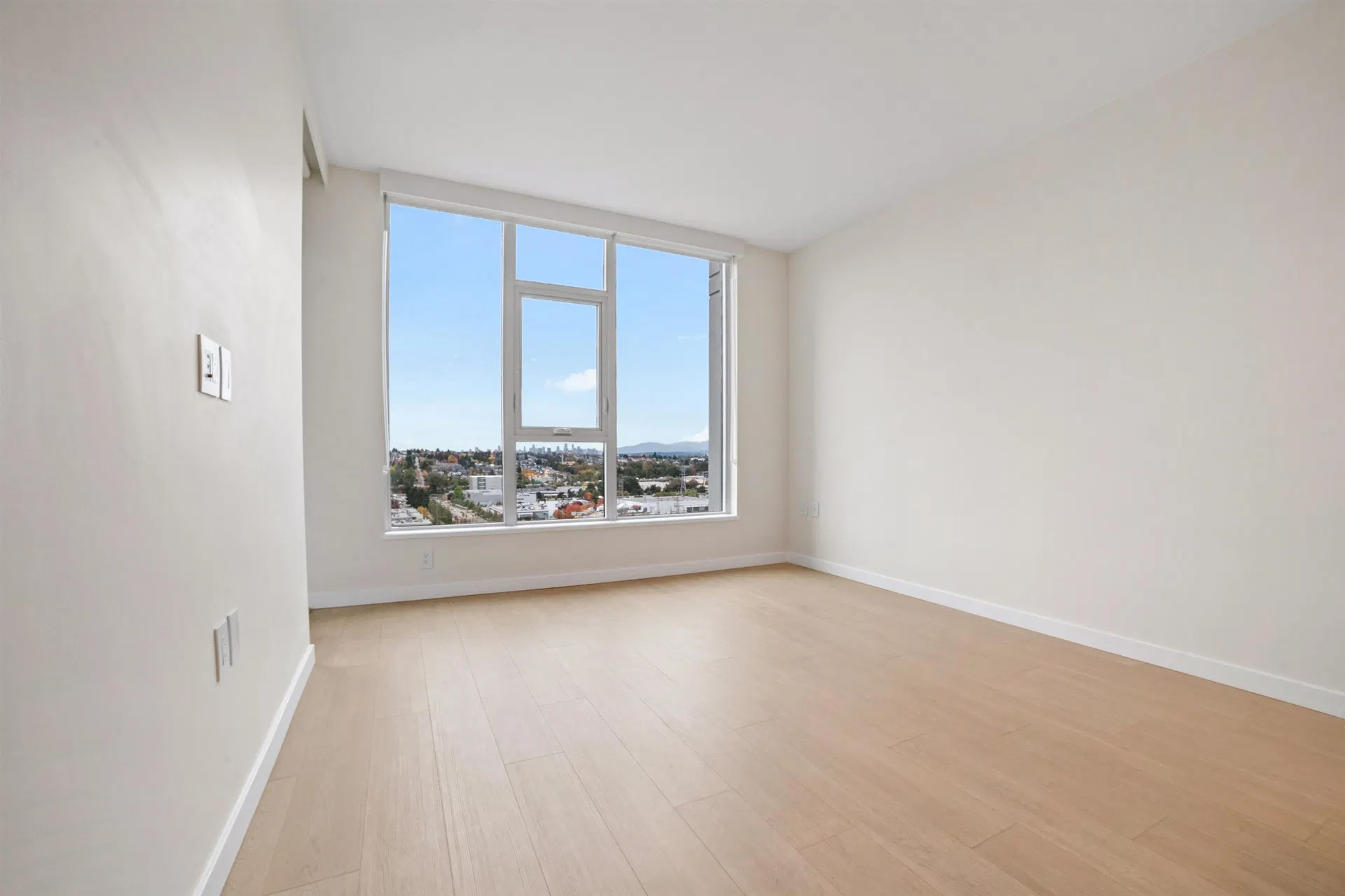 Photo 3 of 20 at #1804 – 2186 Gilmore Avenue