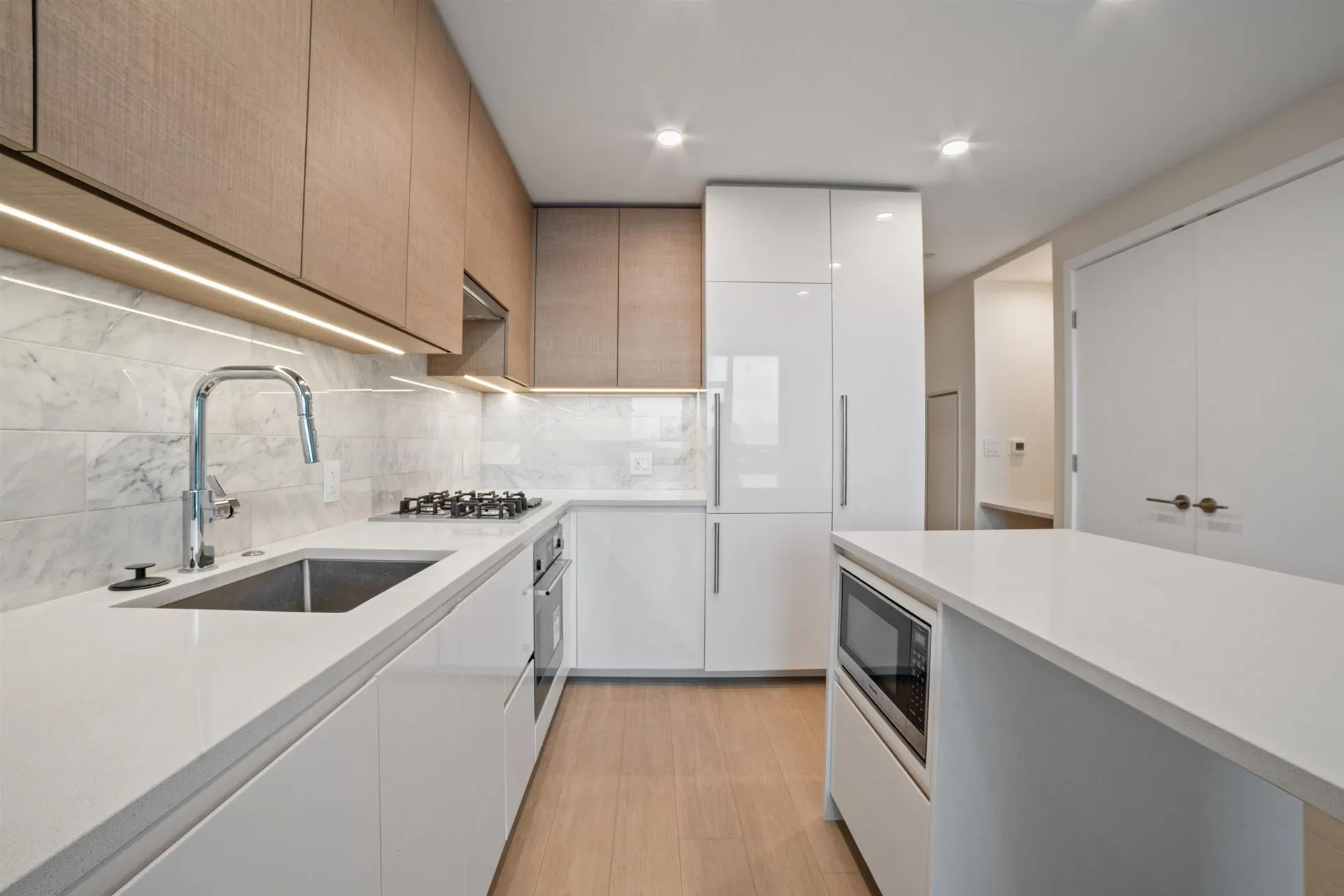 Photo 4 of 20 at #1804 – 2186 Gilmore Avenue