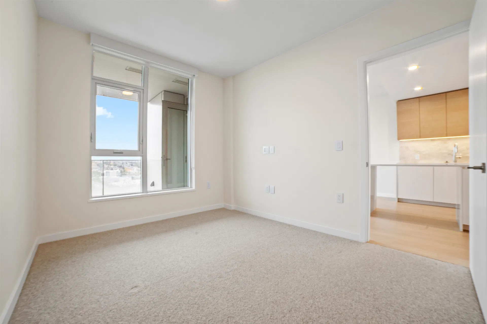 Photo 5 of 20 at #1804 – 2186 Gilmore Avenue