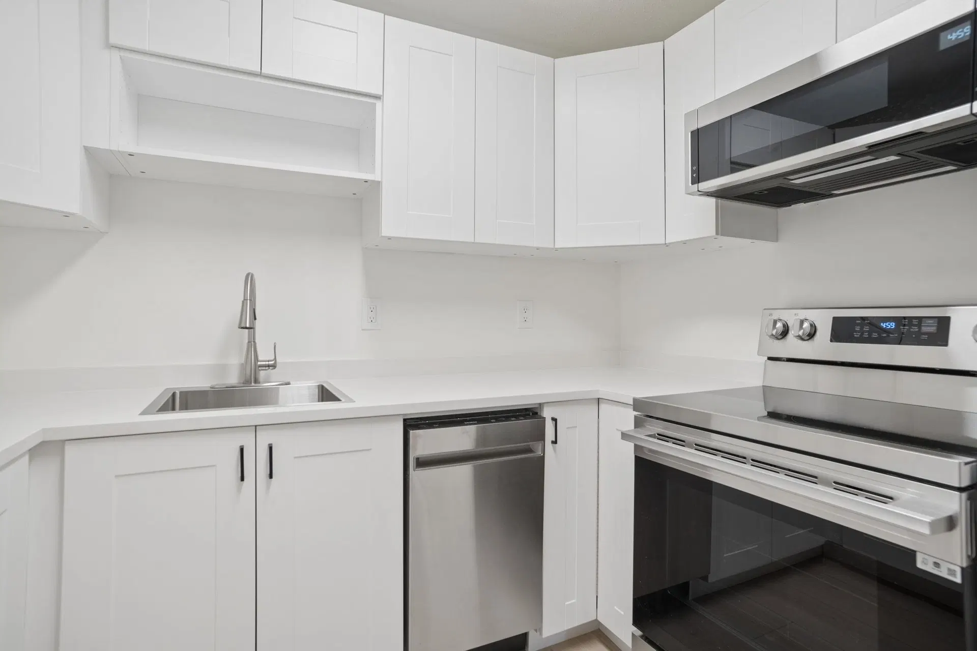 Photo 3 of 32 at #3 – 3250 W 4th Avenue