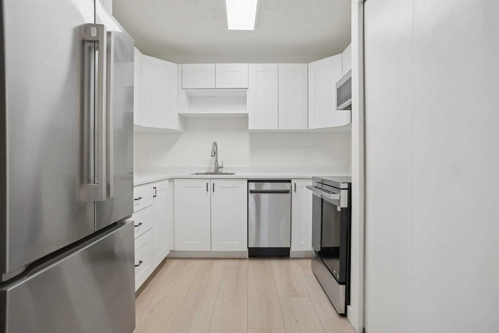 Photo 4 of 32 at #3 – 3250 W 4th Avenue