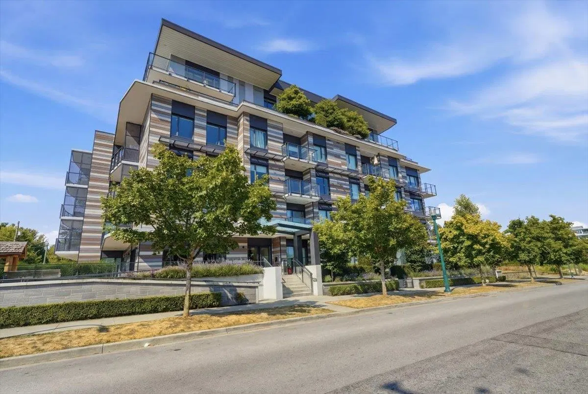Photo 1 of 29 at #303 – 477 W 59th Avenue