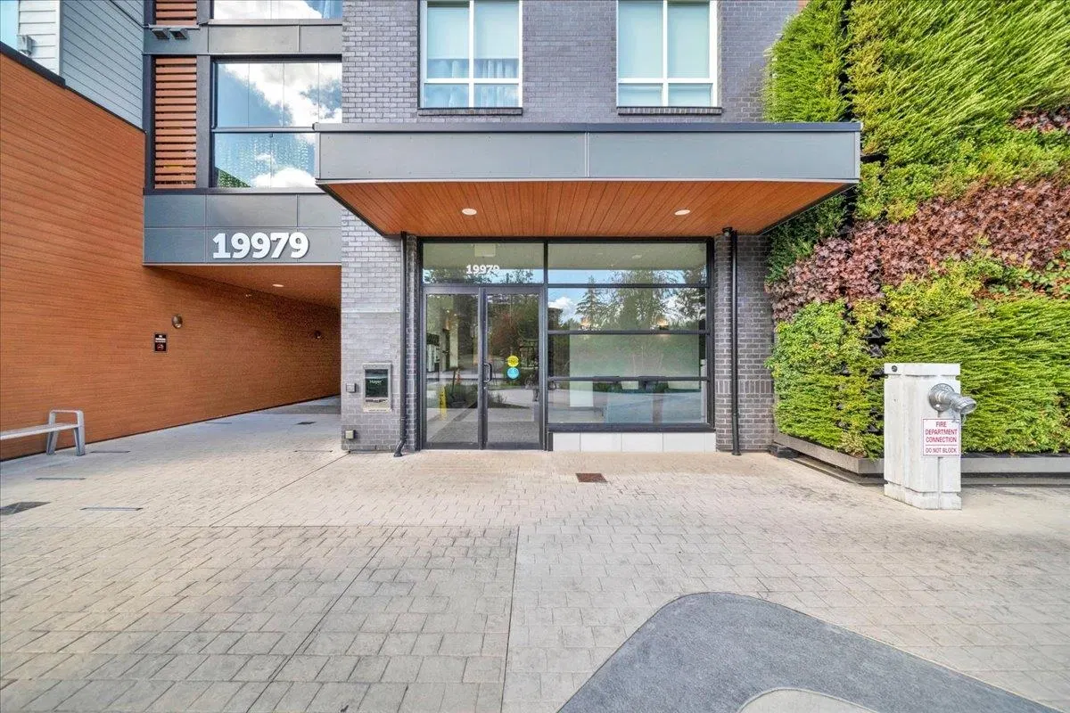 Photo 1 of 40 at #403 – 19979 76 Avenue