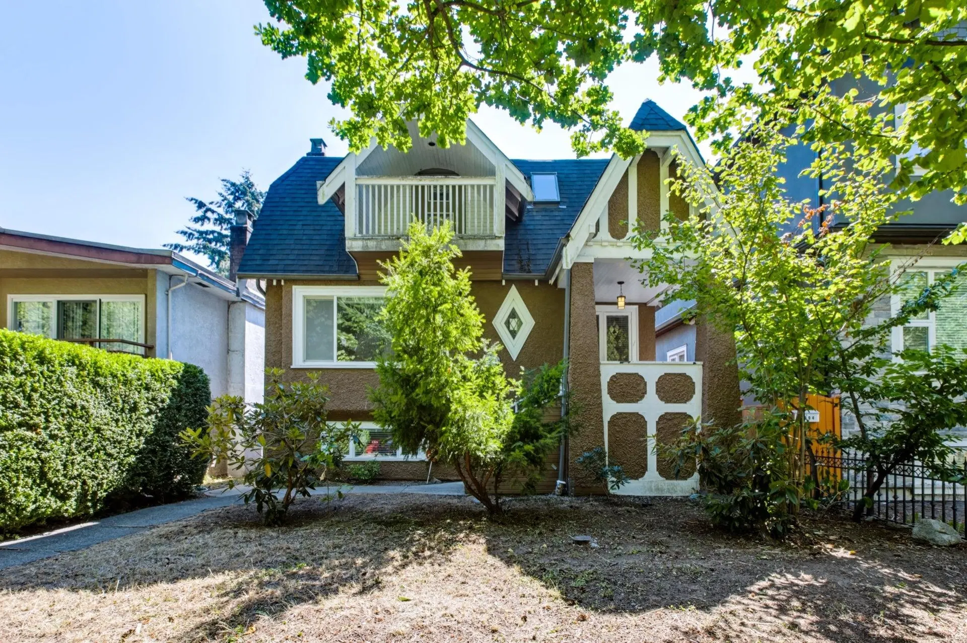 Photo 1 of 40 at 3888 W 15th Avenue