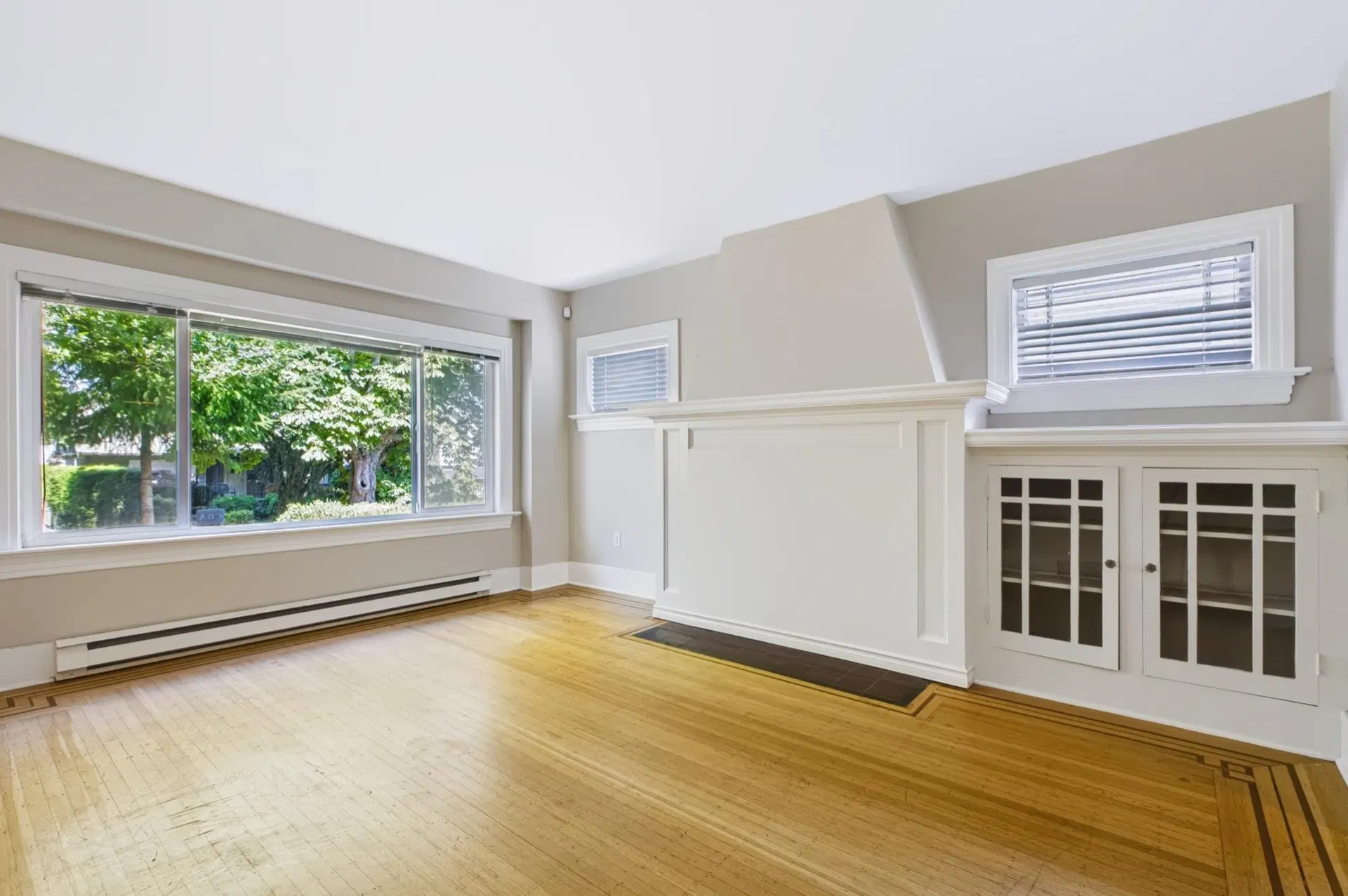 Photo 3 of 40 at 3888 W 15th Avenue