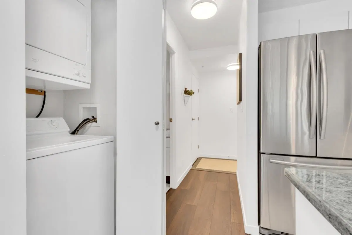 Photo 3 of 21 at #1601 – 1331 Alberni Street