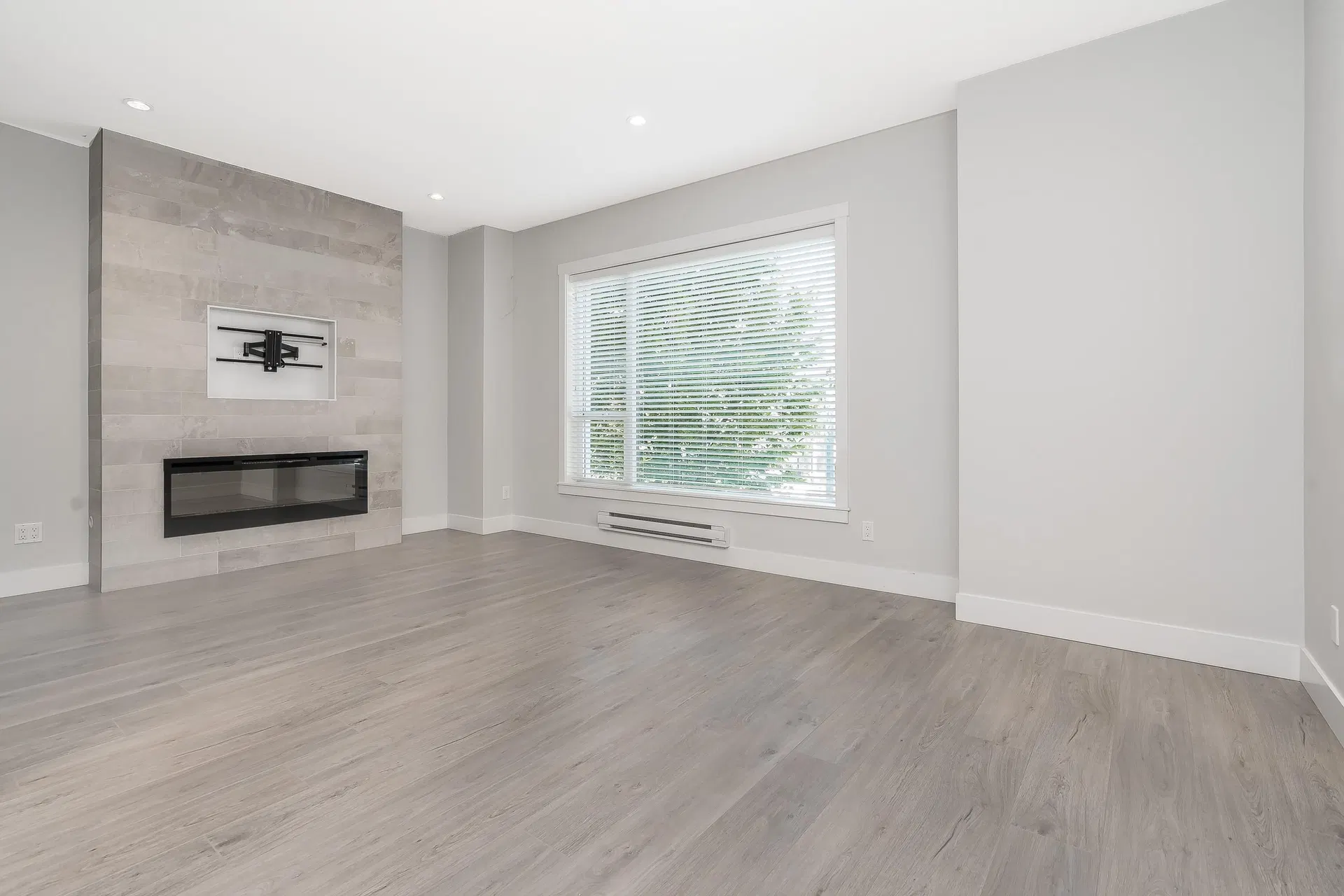 Photo 4 of 40 at #90 – 2280 163 Street