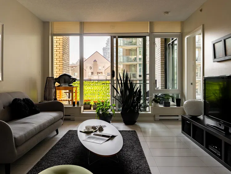 Photo 3 of 34 at #503 – 1252 Hornby Street