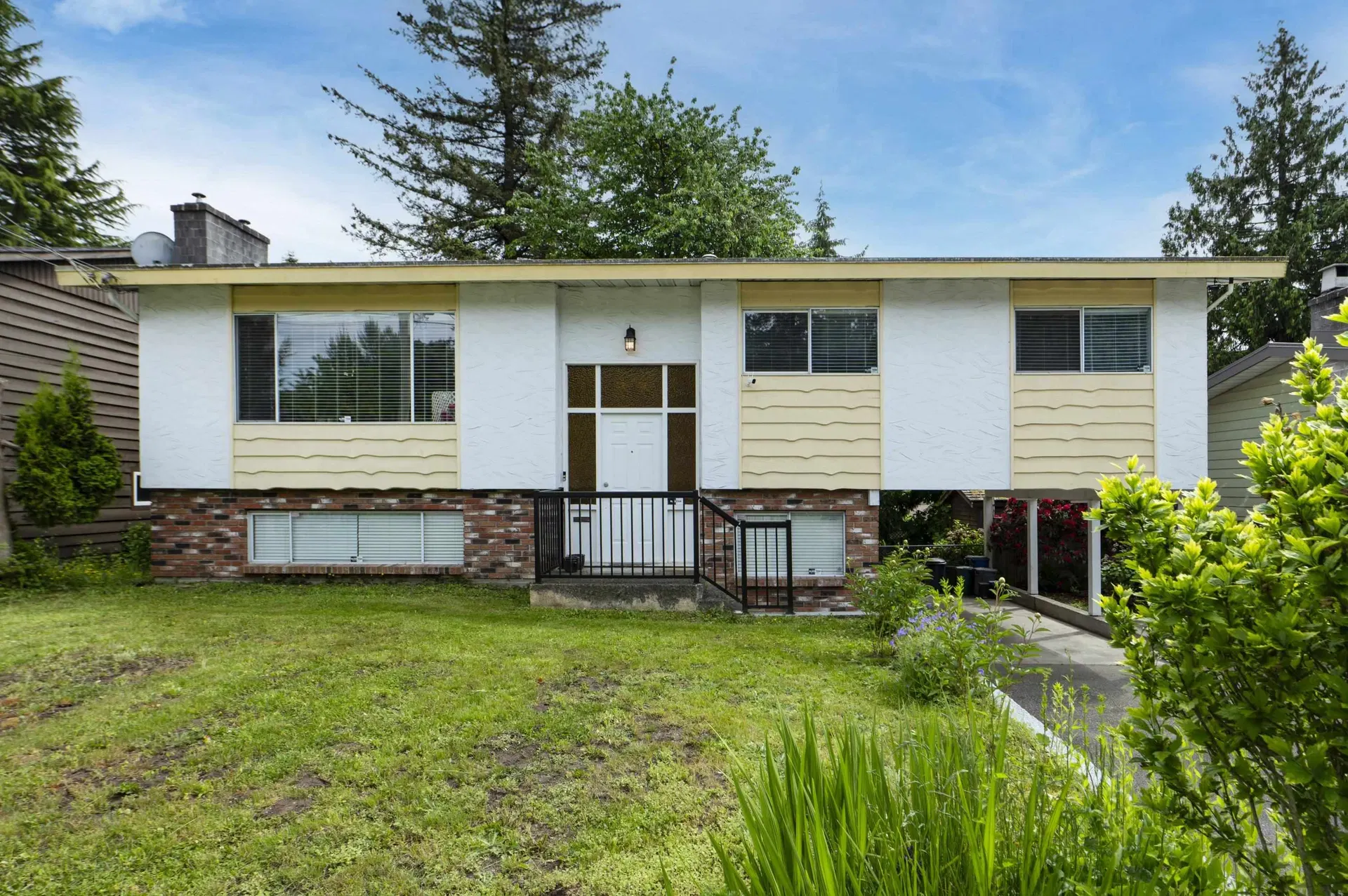 Photo 1 of 40 at 32724 Mcrae Avenue