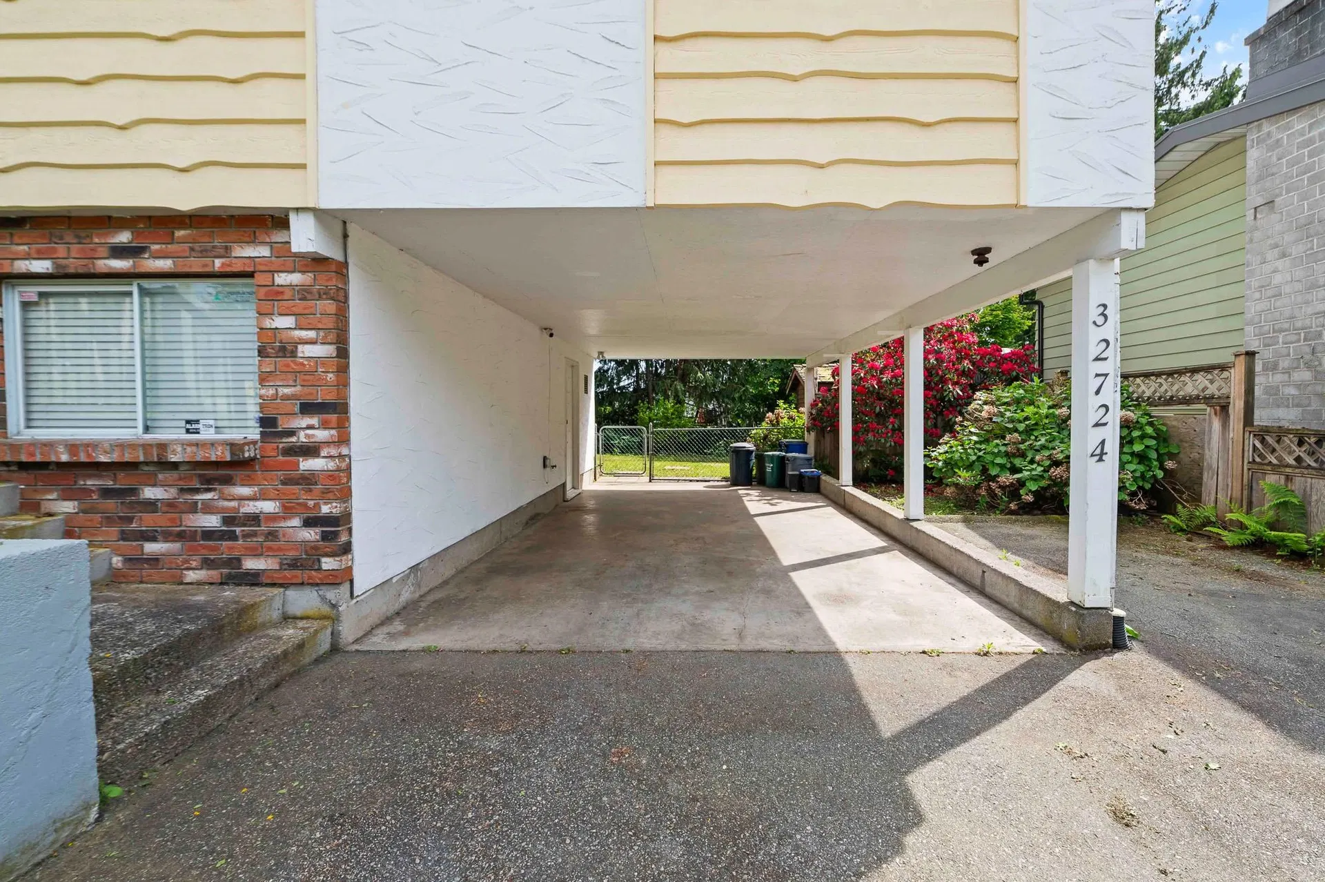 Photo 2 of 40 at 32724 Mcrae Avenue