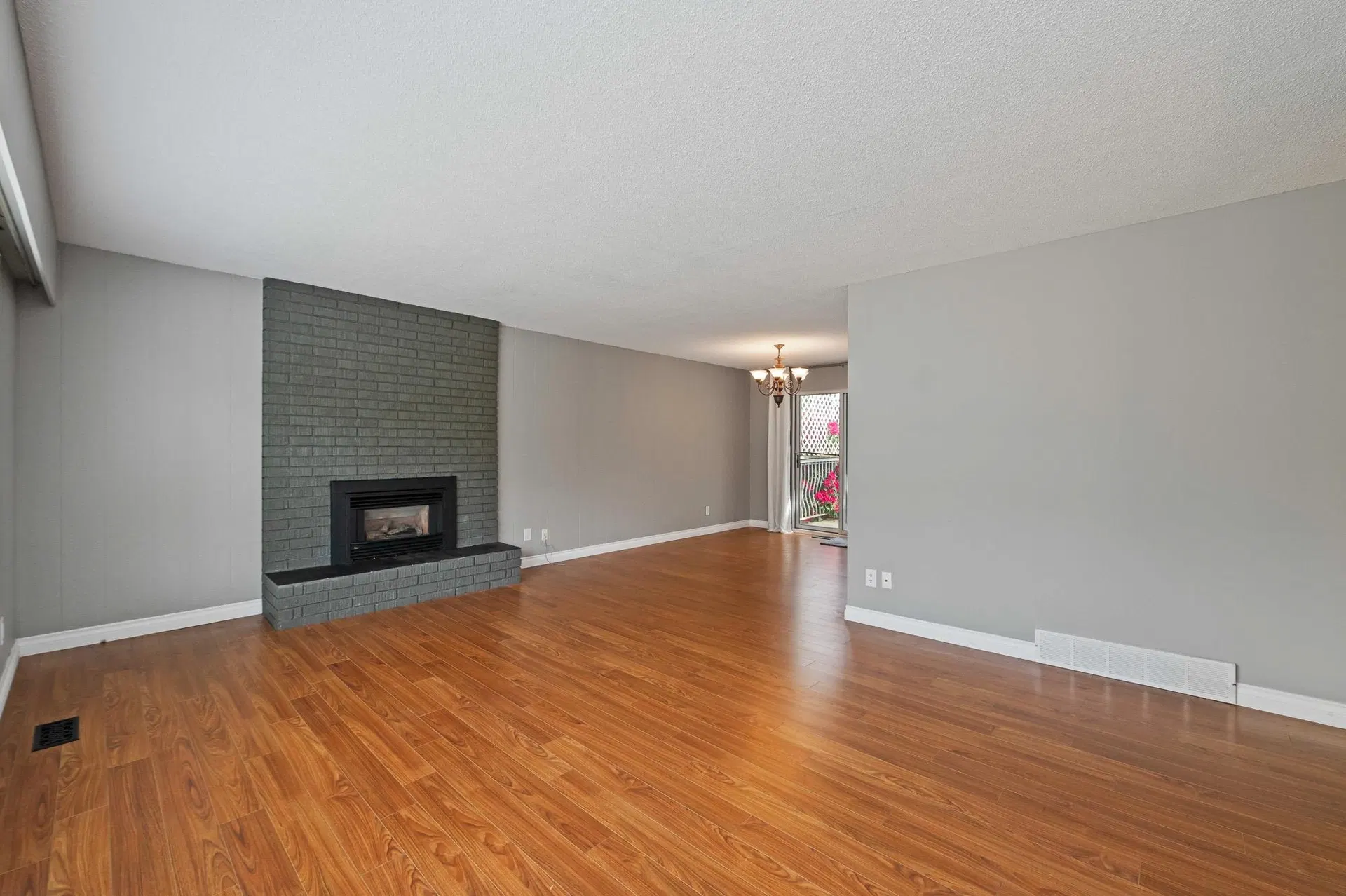 Photo 4 of 40 at 32724 Mcrae Avenue