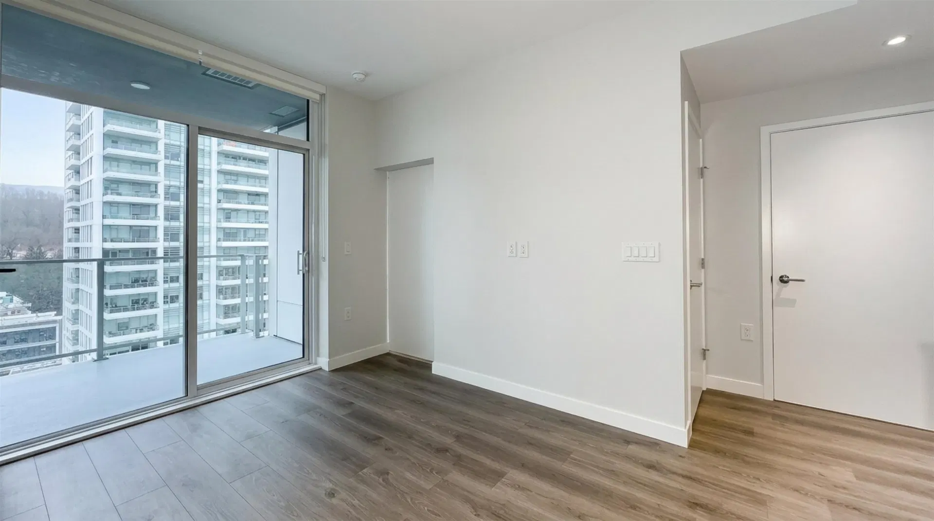 Photo 5 of 40 at #1406 – 3430 E Kent Avenue South