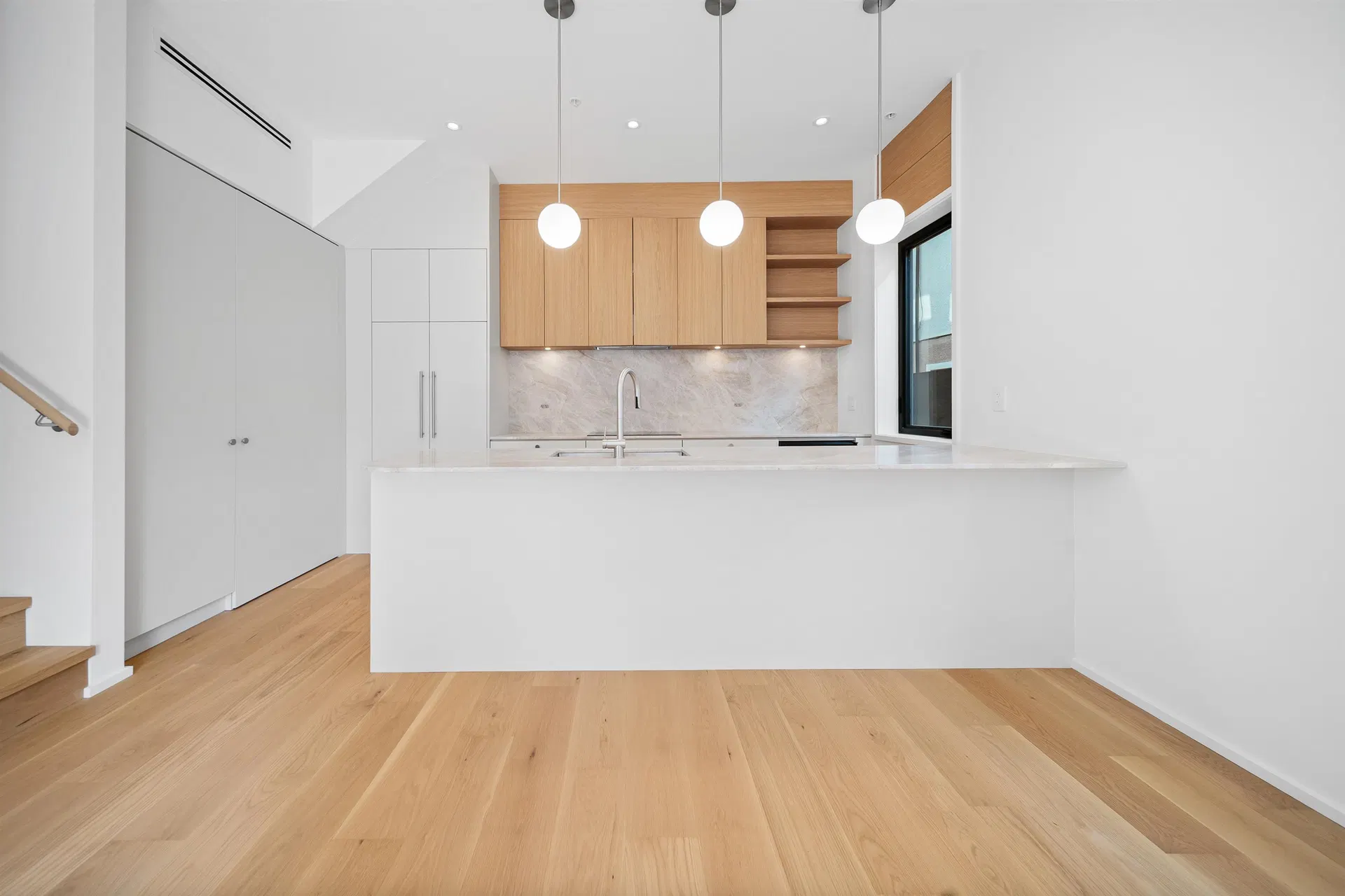 Photo 4 of 39 at #3 – 164 E 38th Avenue
