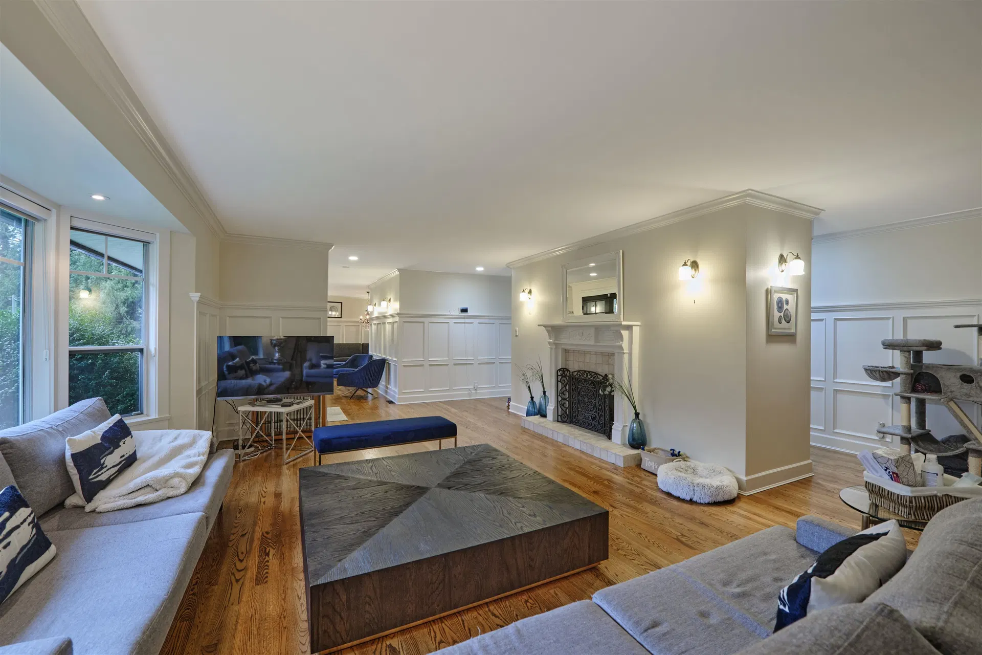 Photo 5 of 27 at 3292 136 Street