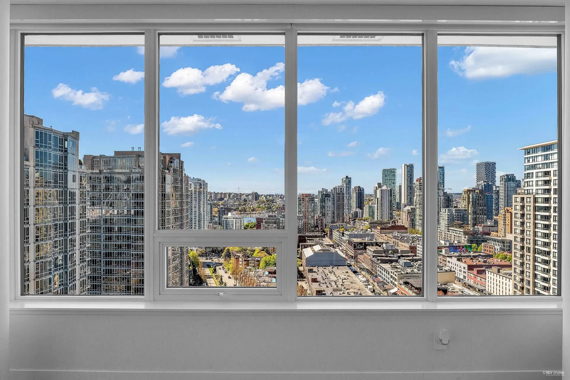 Photo 1 of 31 at #2104 – 885 Cambie Street