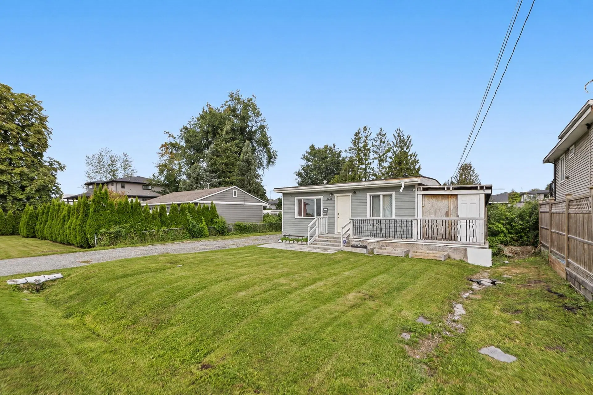 Photo 4 of 21 at 12441 113 Avenue