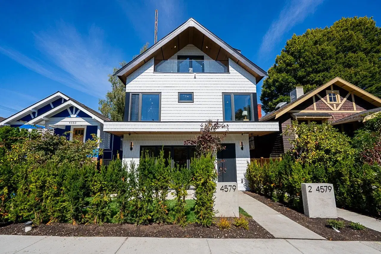 #1 – 4579 11th Ave Avenue