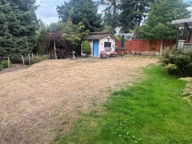 Photo 5 of 19 at 12719 17a Avenue
