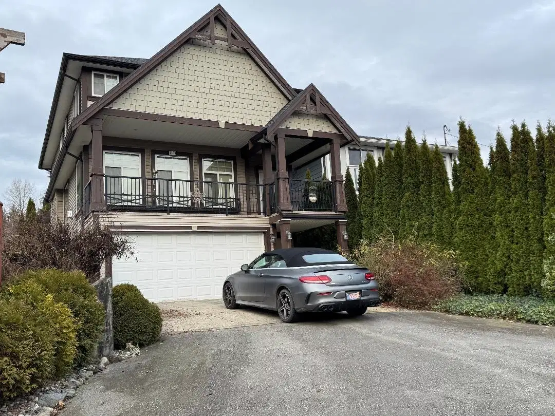 3373 Francis Crescent
