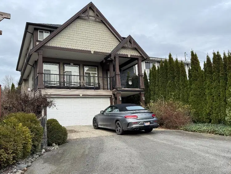 3373 Francis Crescent