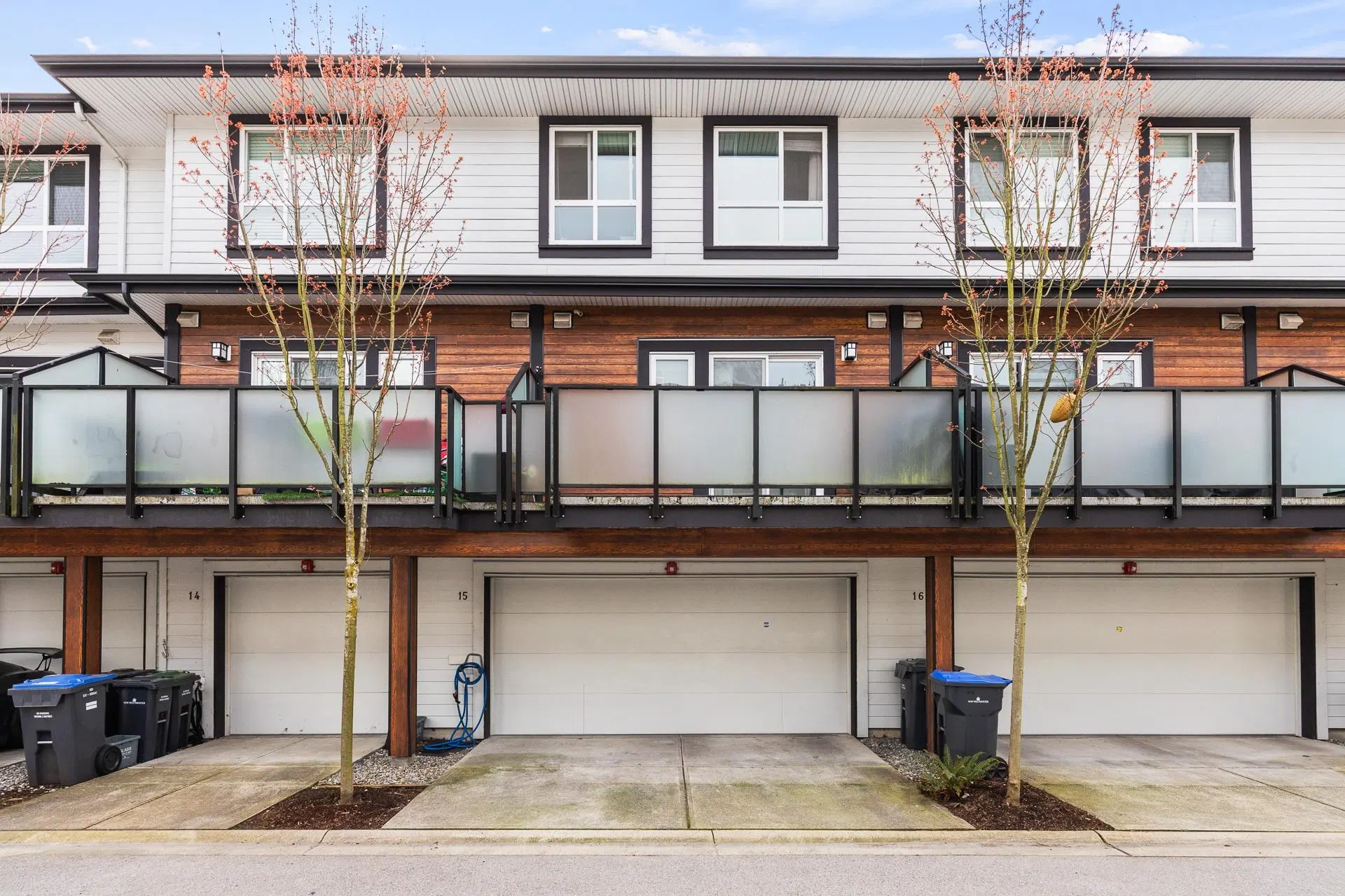 Photo 3 of 29 at #15 – 240 Jardine Street