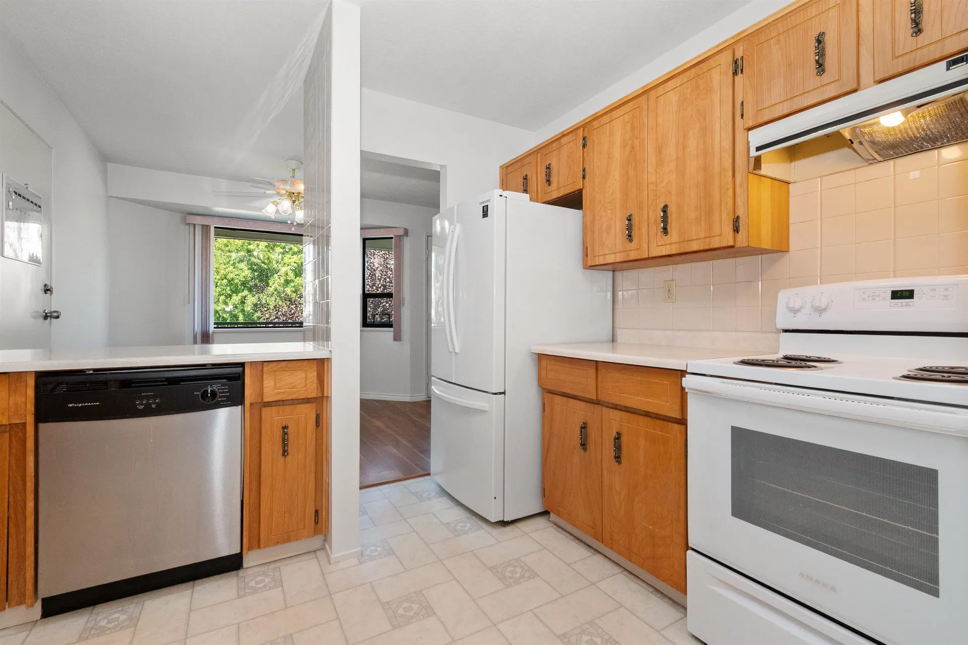 Photo 4 of 36 at #6 – 7455 Huron Street