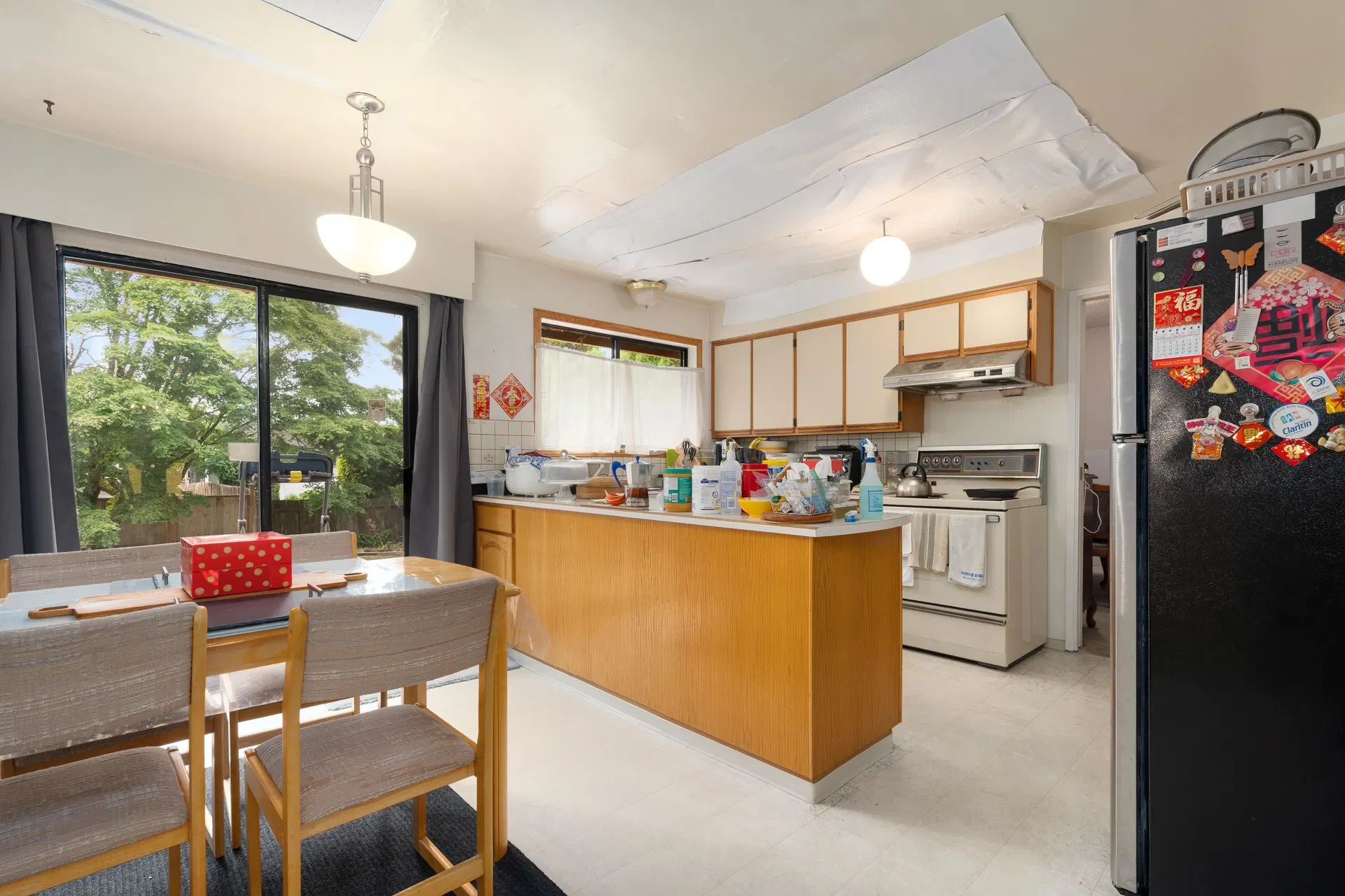 Photo 3 of 23 at 7340 Schaefer Avenue
