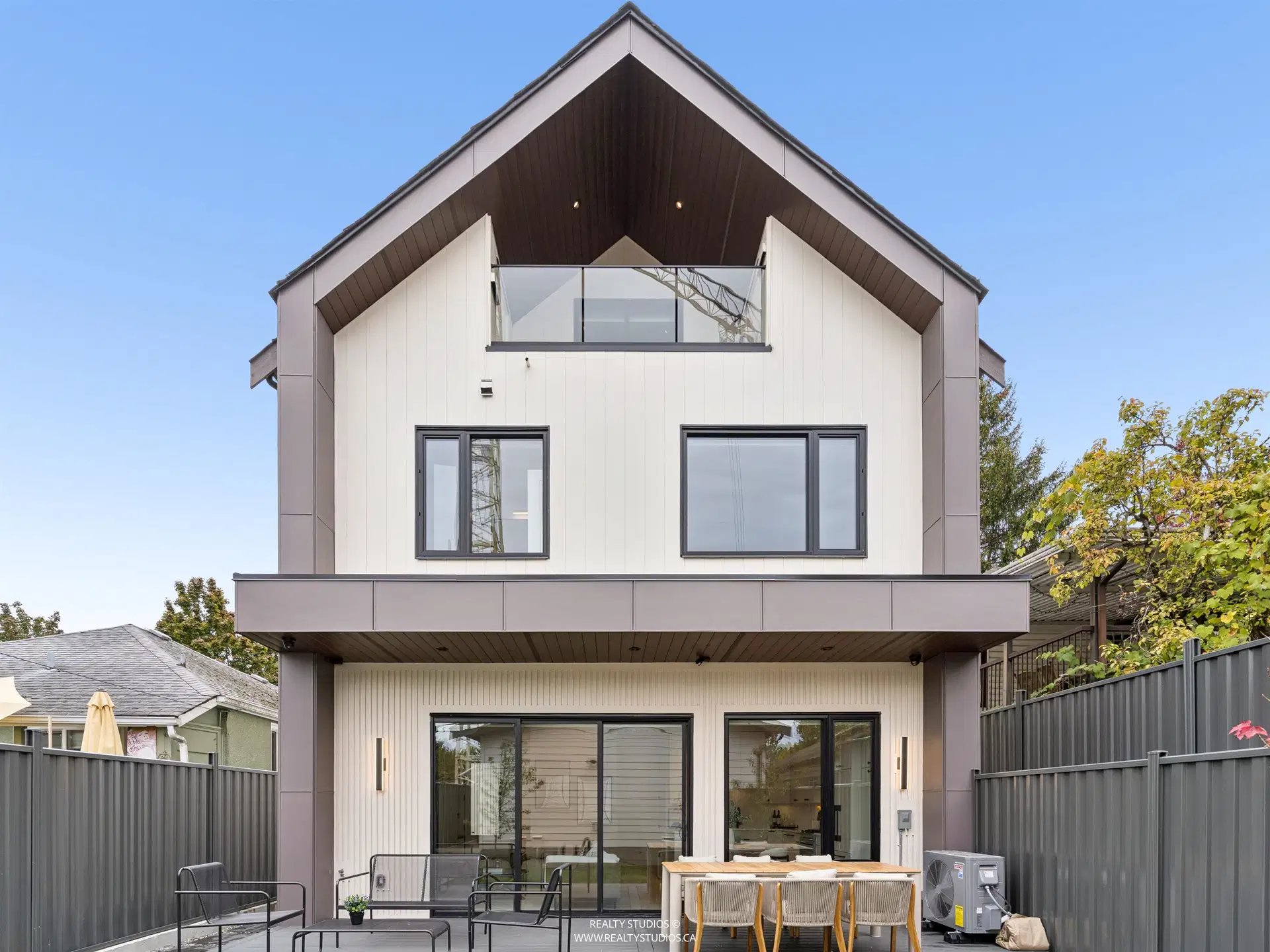 #2 – 1986 8th Avenue