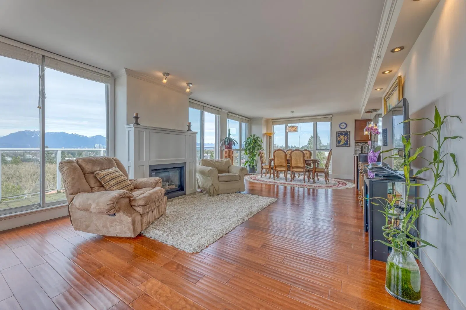 Photo 4 of 36 at PH1 – 2121 W 38th Avenue