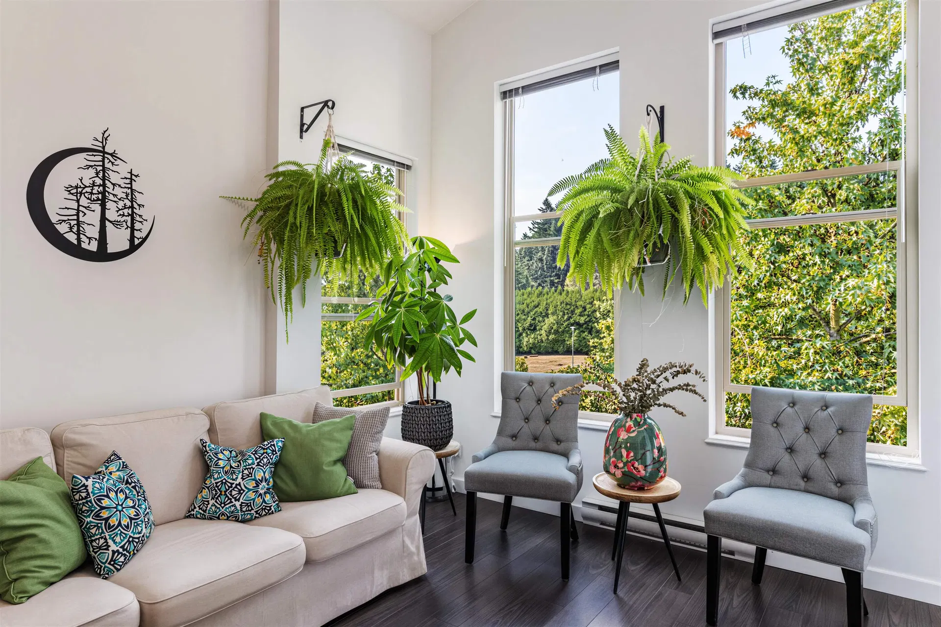 Photo 2 of 32 at #401 – 265 Ross Drive