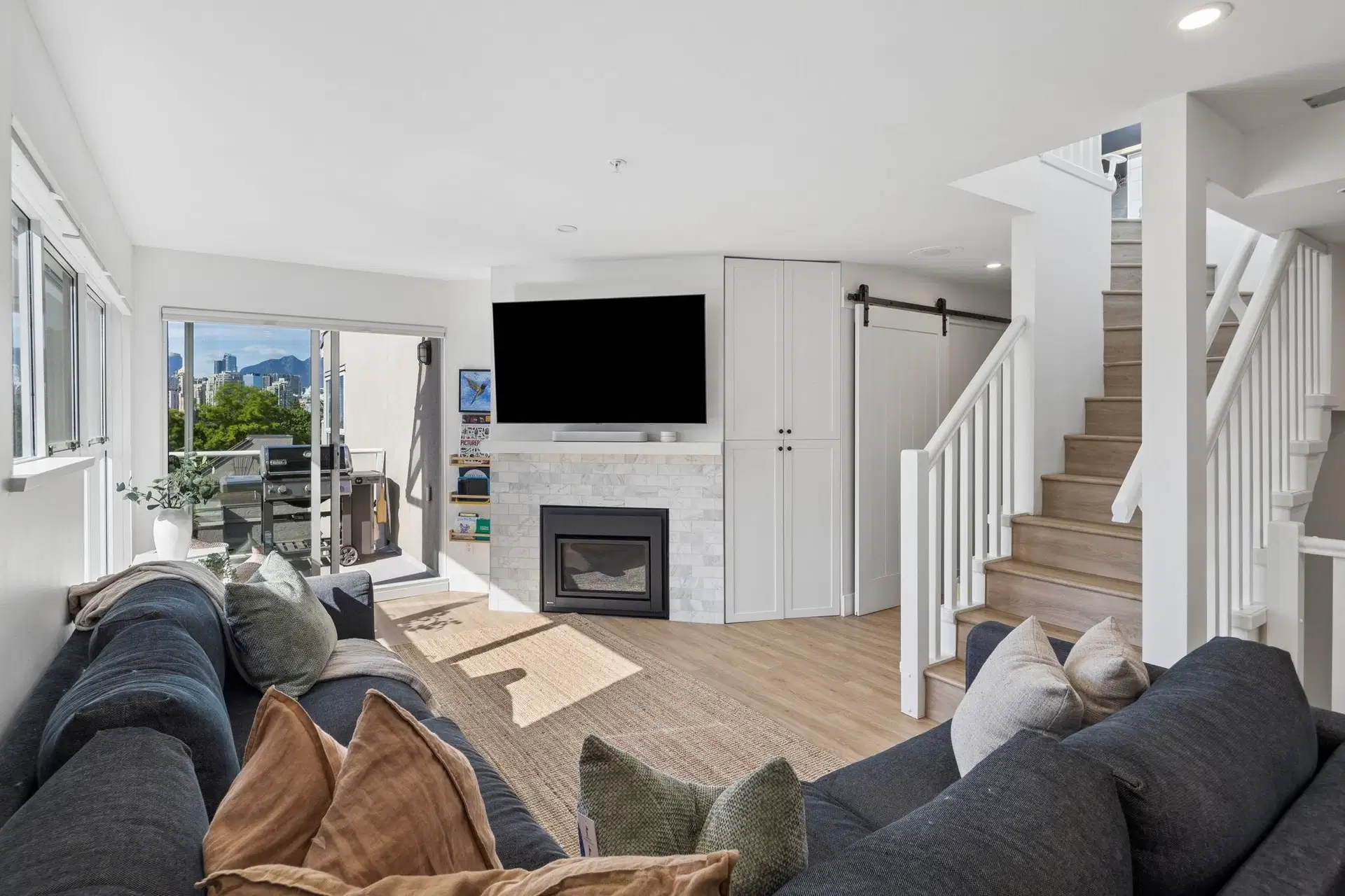 #103 – 933 8th Avenue
