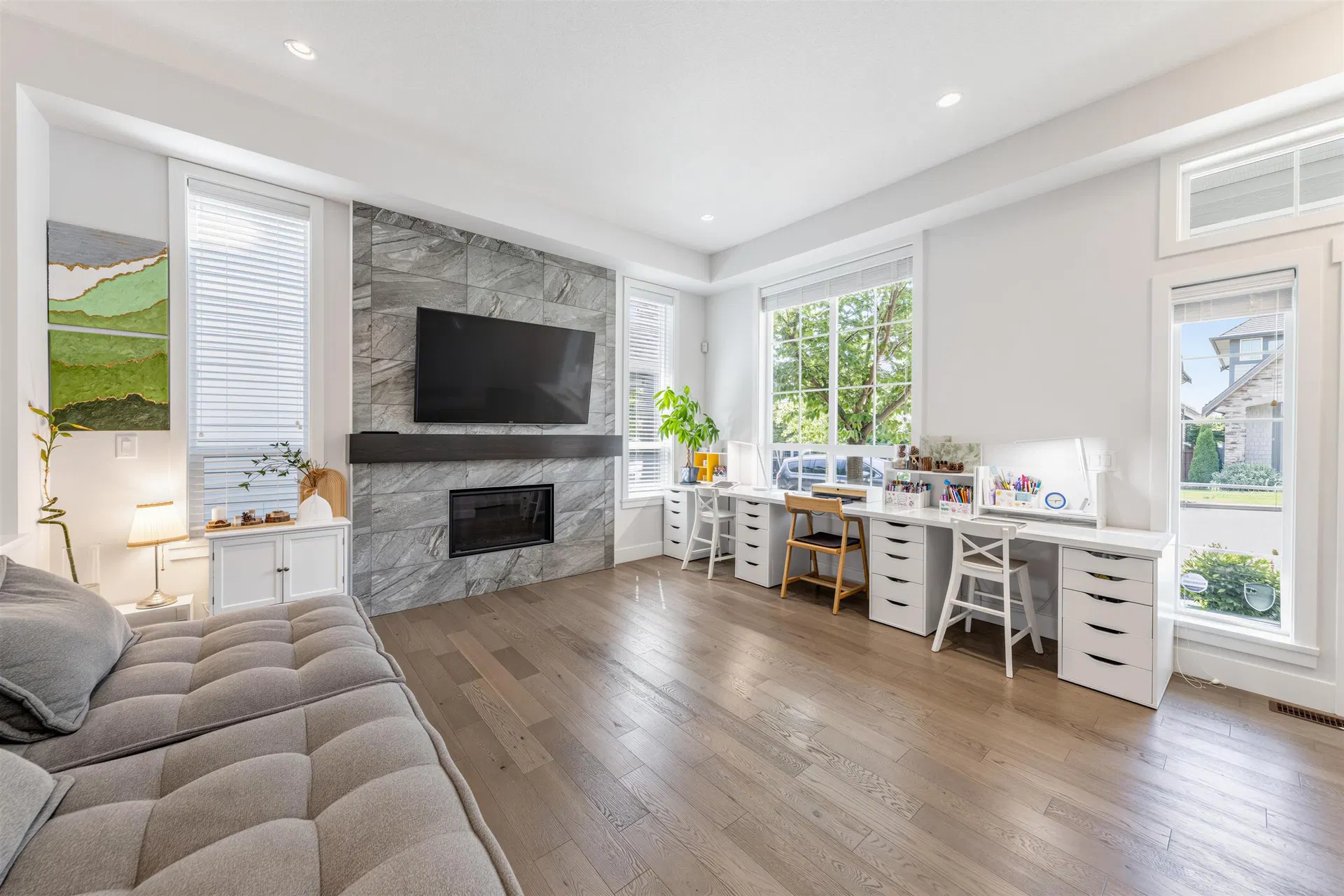 Photo 4 of 31 at 2136 165b Street