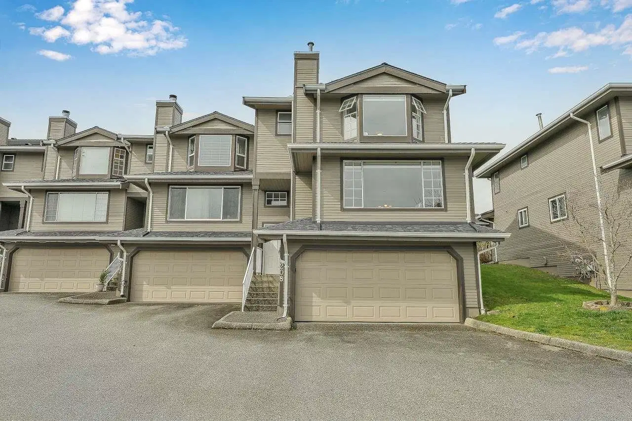 #208 – 1140 Castle Crescent