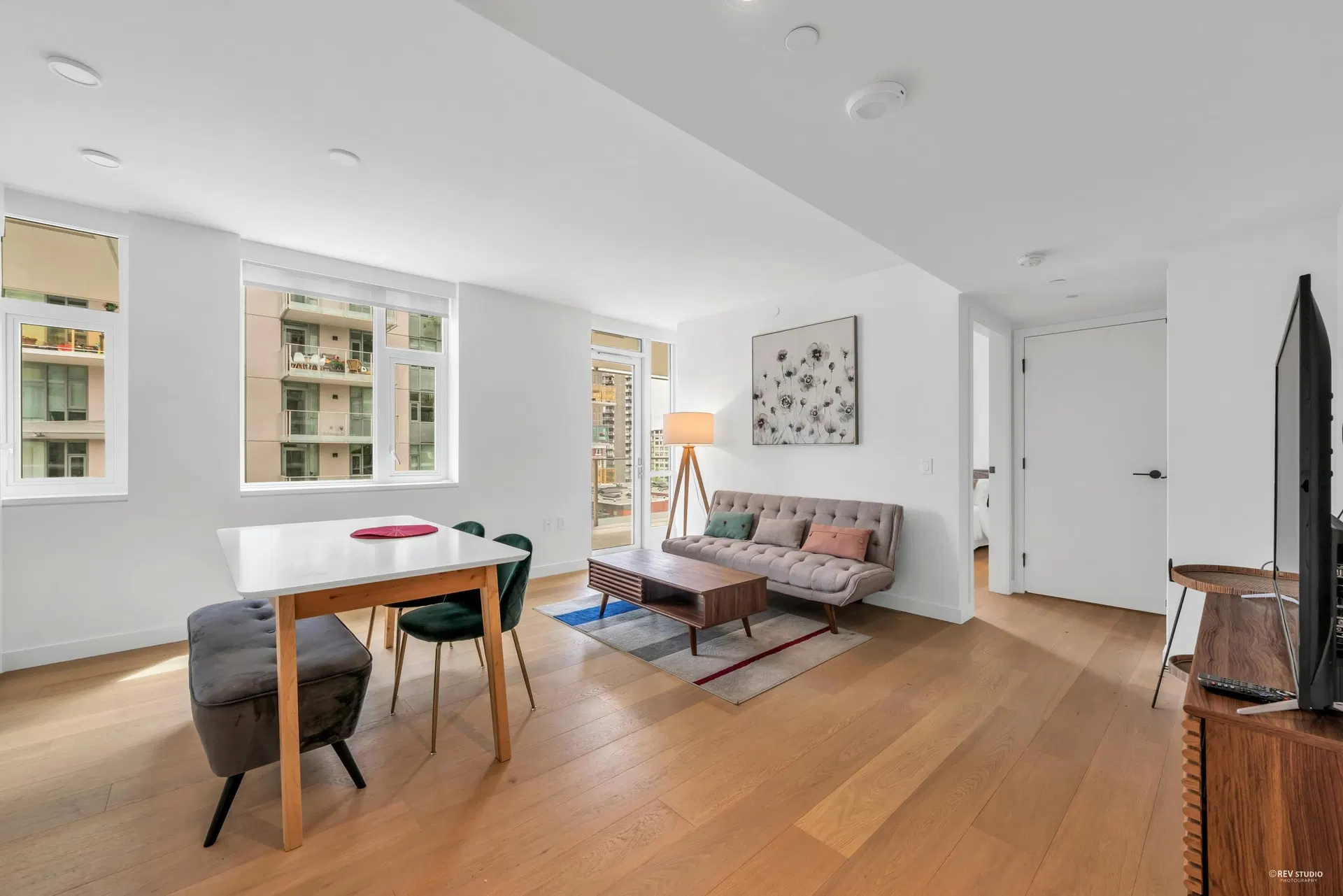 Photo 3 of 21 at #906 – 1180 Broughton Street