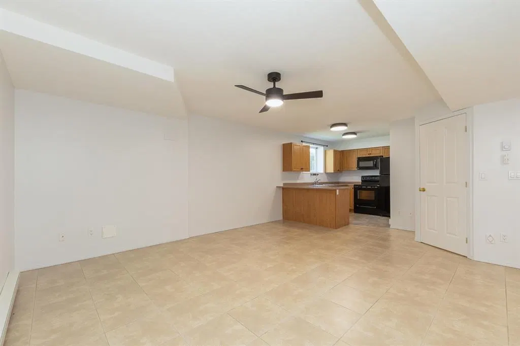 Photo 4 of 17 at Lower – 1378 Kenney Street