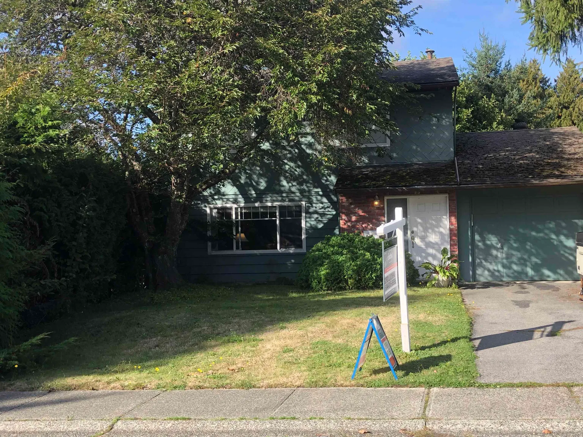 Photo 1 of 16 at 11577 Parkwood Place