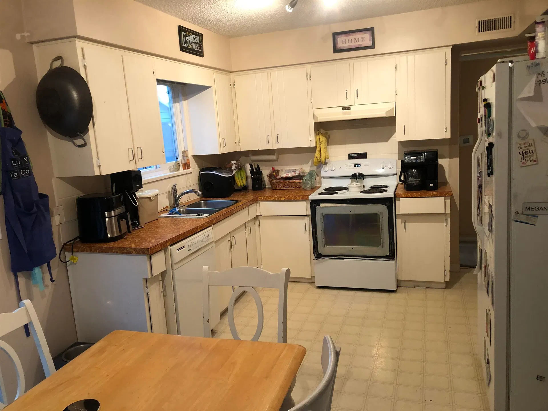 Photo 3 of 16 at 11577 Parkwood Place