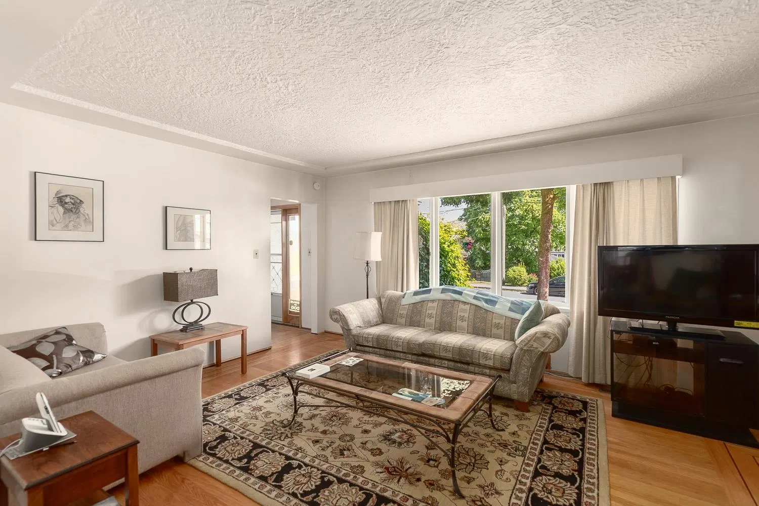 Photo 4 of 16 at 7759 14th Avenue