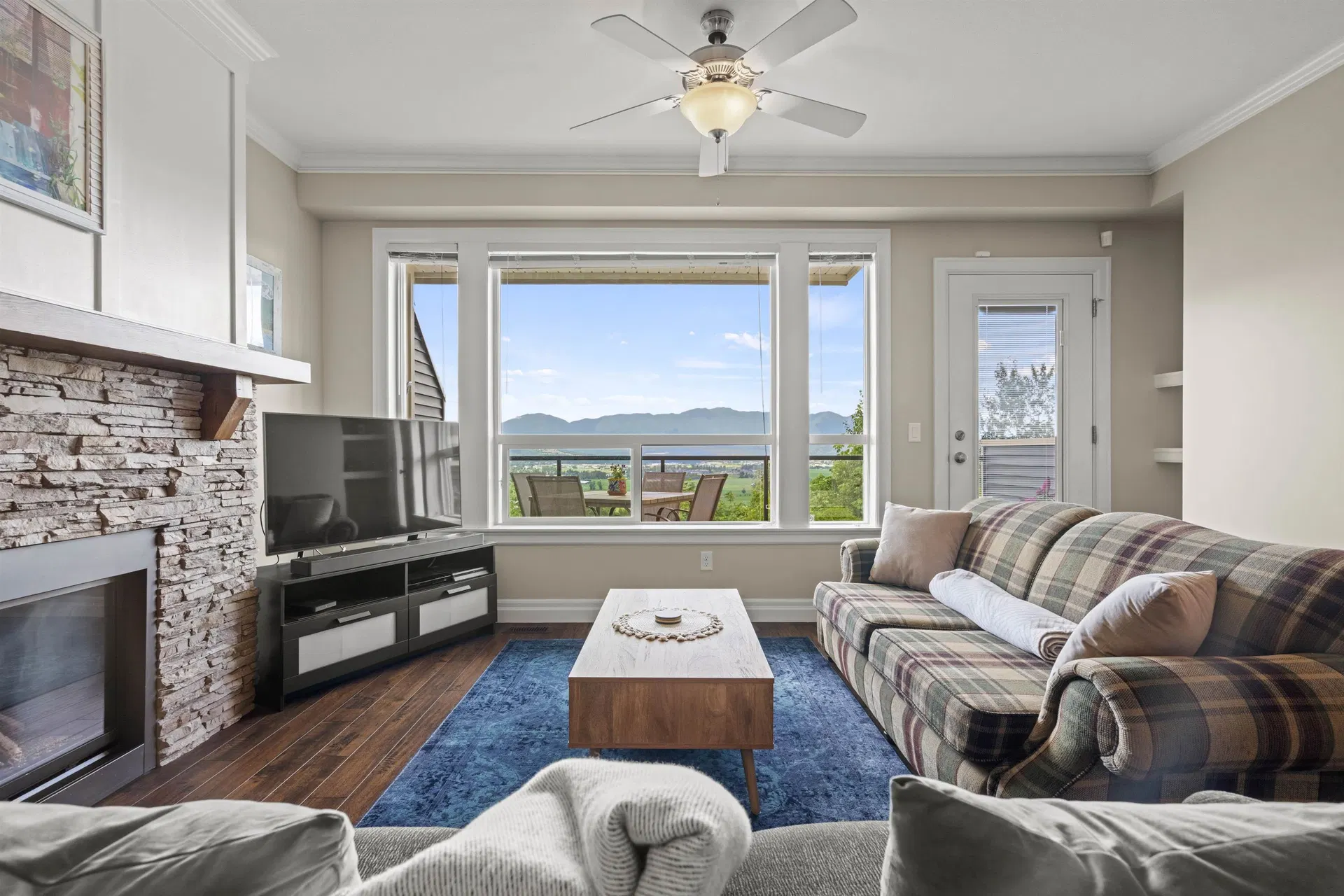 Photo 5 of 39 at #8 – 6026 Lindeman Street
