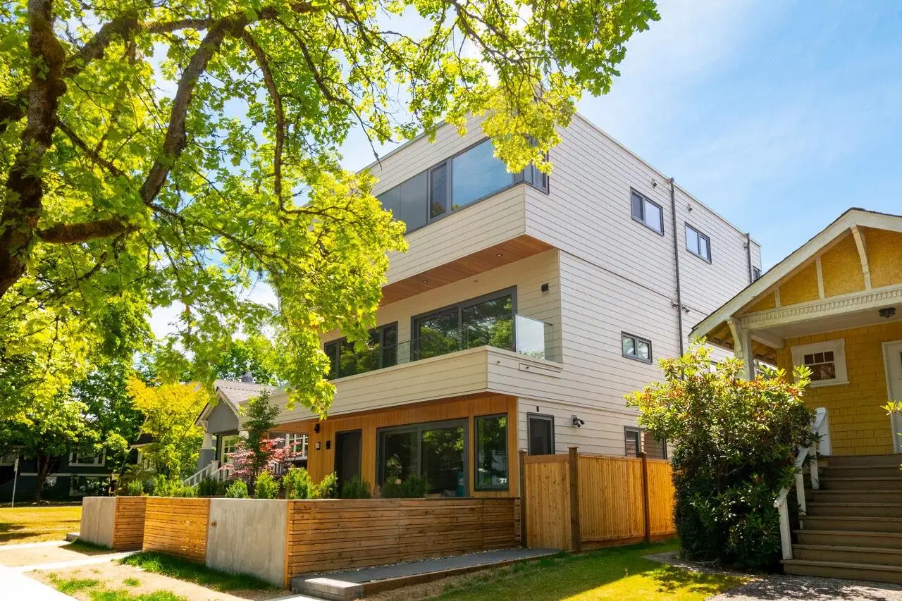 #3 – 3120 11th Avenue