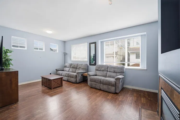 Photo 3 of 40 at #5 – 20582 67 Avenue