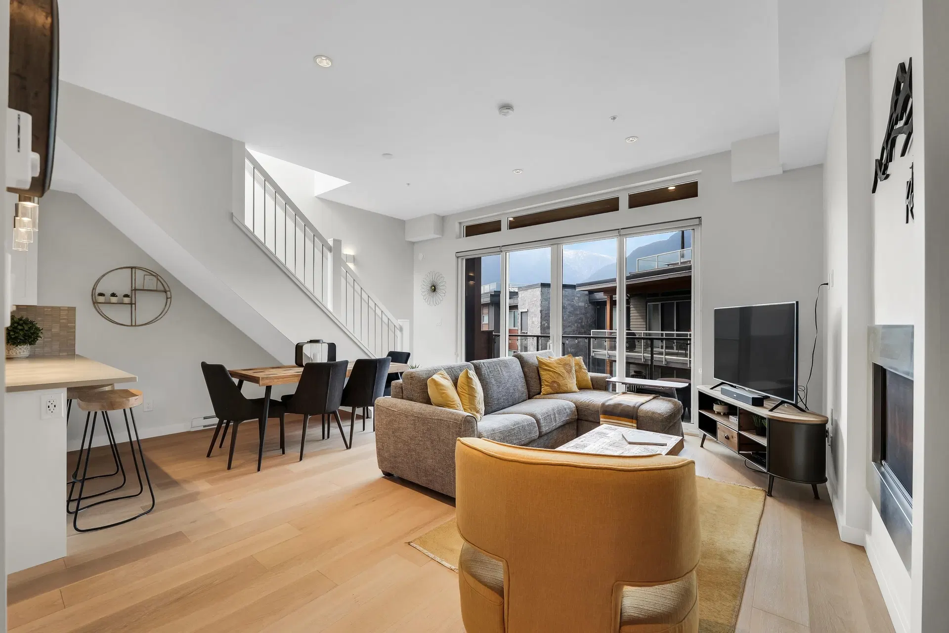 Photo 4 of 23 at #310 – 41328 Skyridge Place