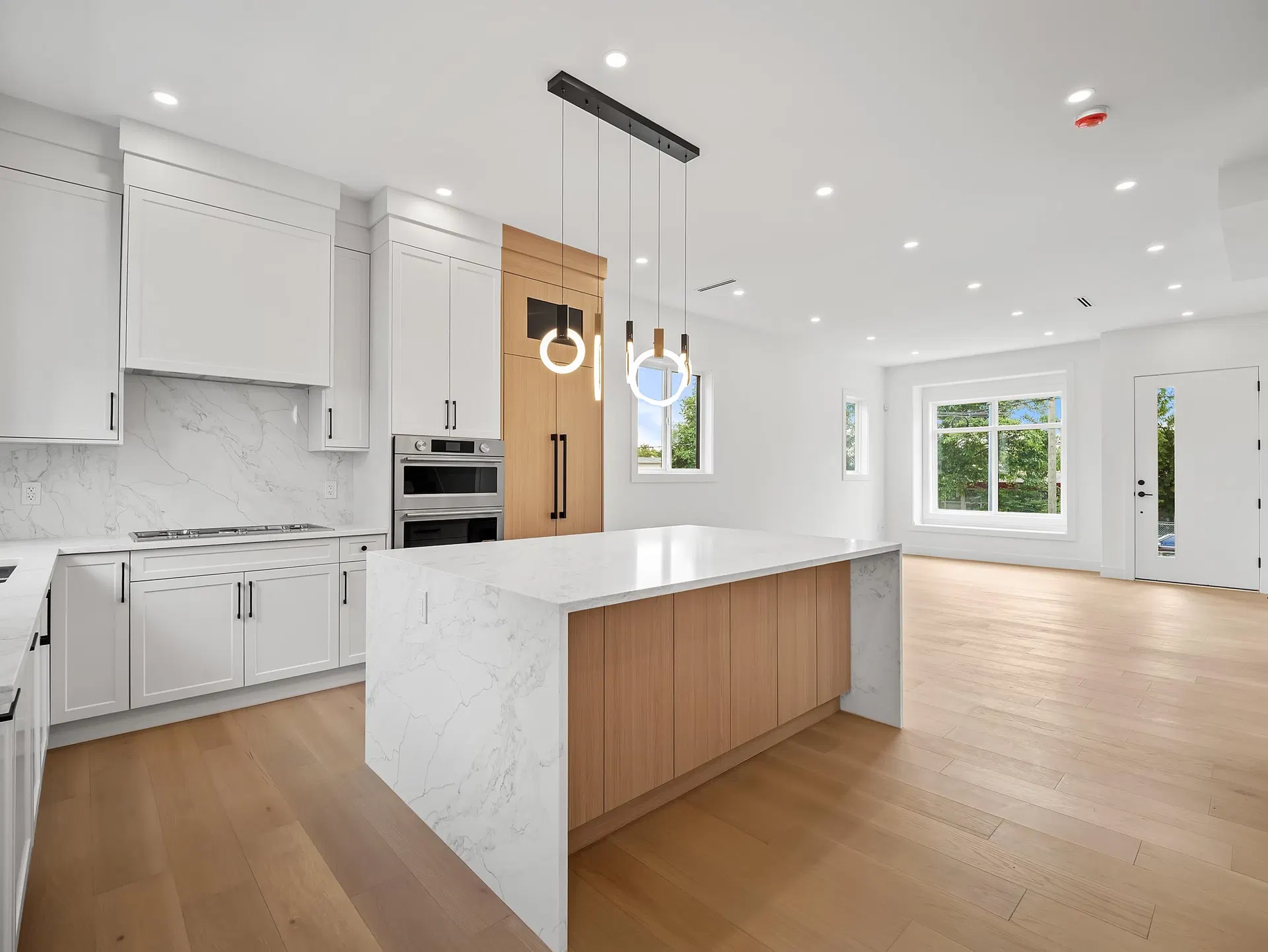 Photo 5 of 29 at #2 – 6885 Aubrey Street