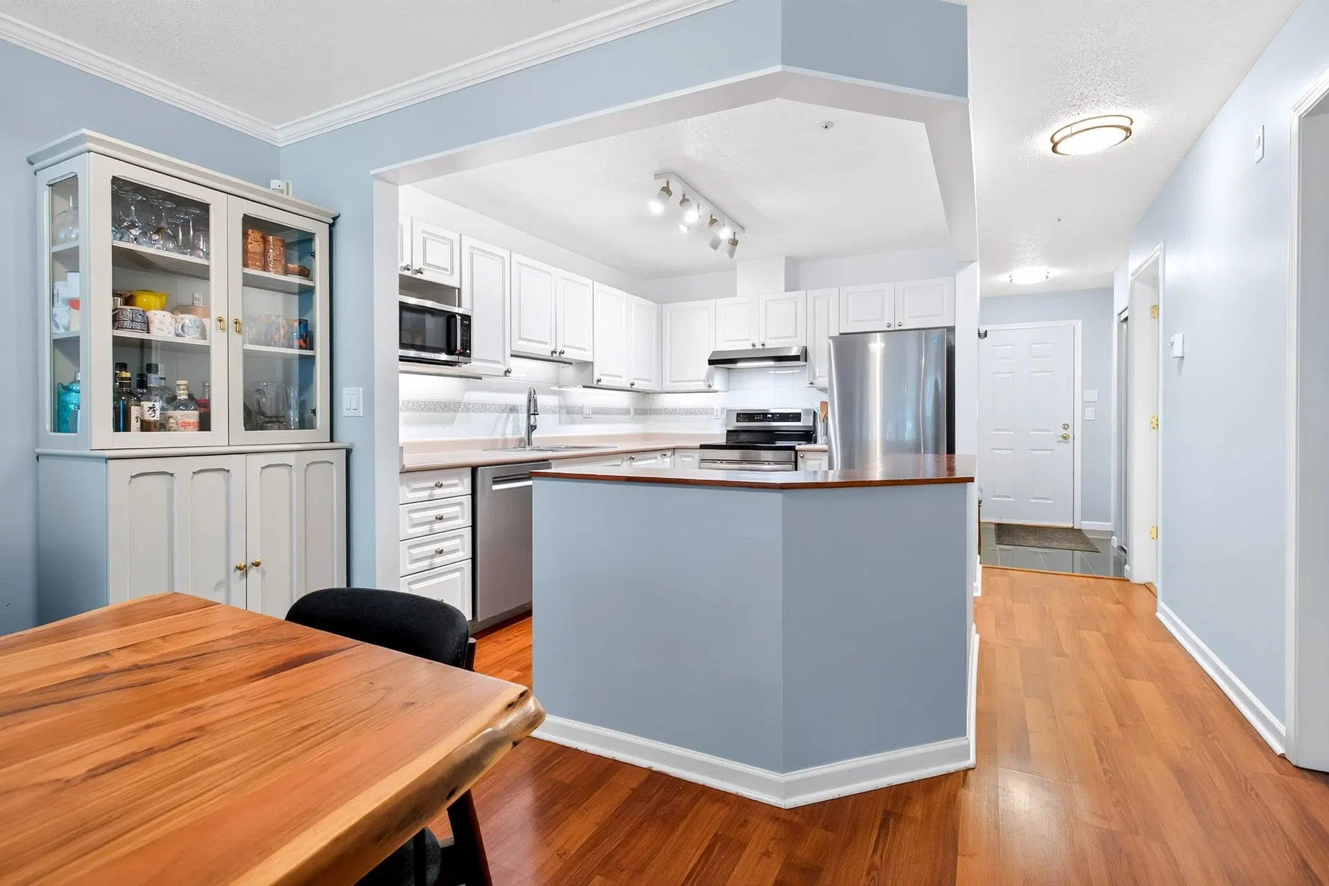 Photo 4 of 29 at #213 – 2678 Dixon Street